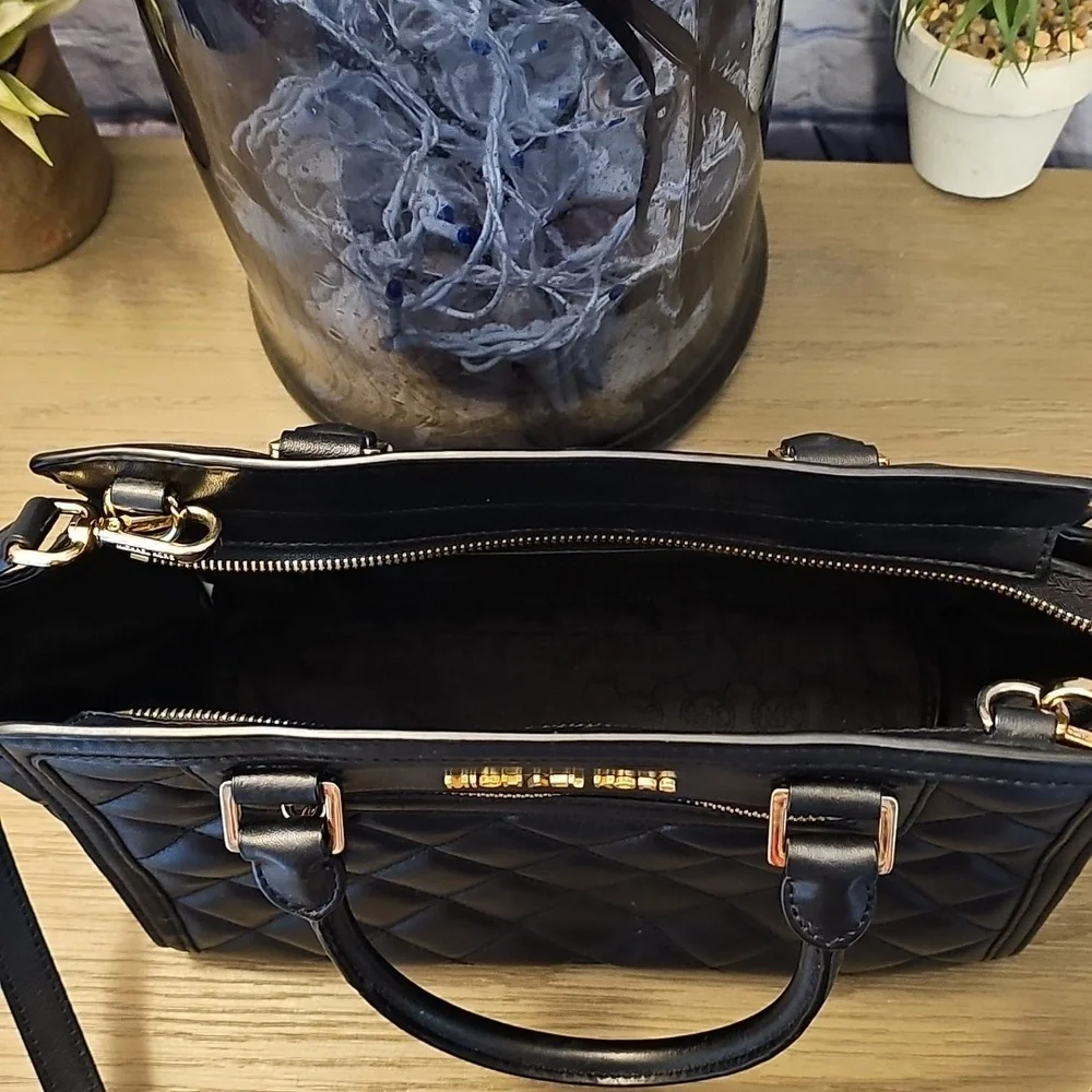 Michael KORS QUILTED Leather Satchel Like New